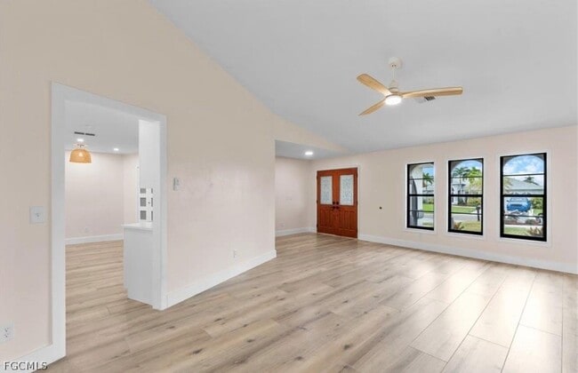 Building Photo - 2230 SE 5th Pl