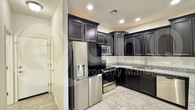 Building Photo - 2282 S Deerfield Ln