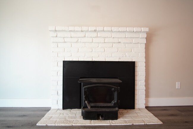 Building Photo - 1650 Archer Dr