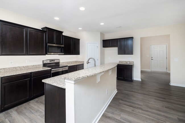 Building Photo - Move-In Ready Highland Creek Beauty! 4BR + Office + Den + Loft | Private Pond View & Top Communit...