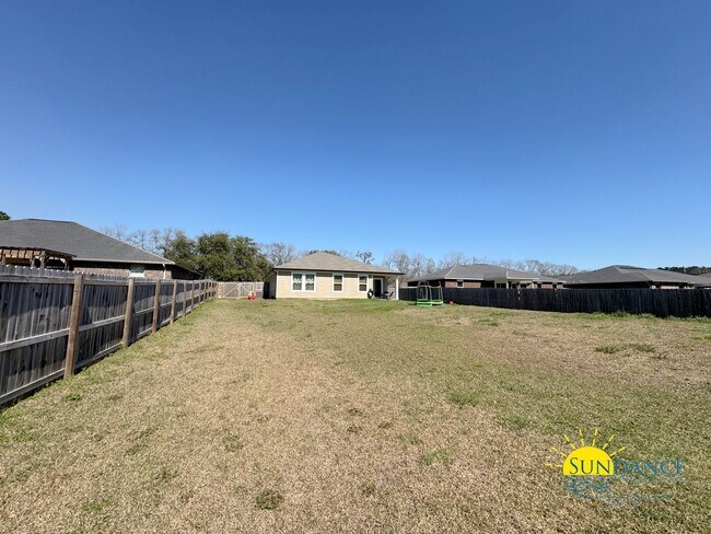 Building Photo - Stunning 4 Bedroom home in the sought-after Price Farms Plantation Community!