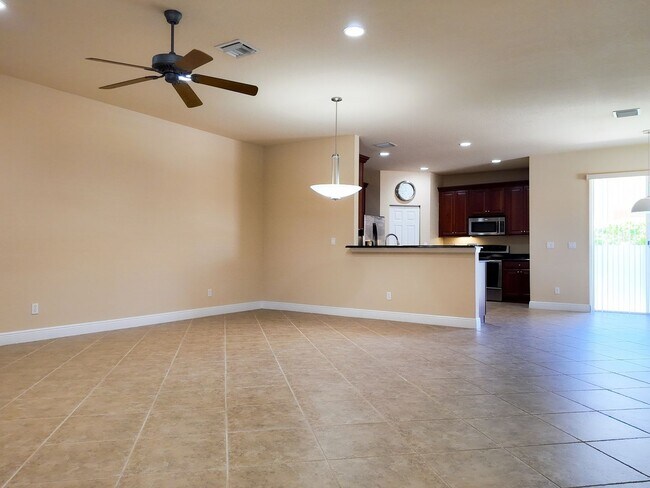 Building Photo - 3 Bedroom 2.5 Bath Single Family home in V...