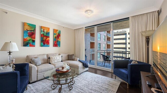 Building Photo - 1350 Main St