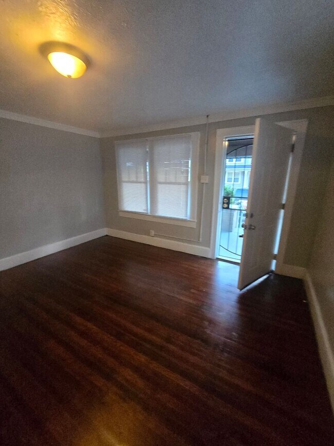 Building Photo - Spacious 2-Bedroom Home Near Sherman Drive & Downtown Indianapolis