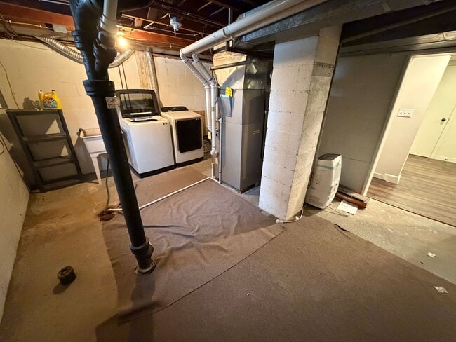 Building Photo - Home For Rent in Central Sioux Falls