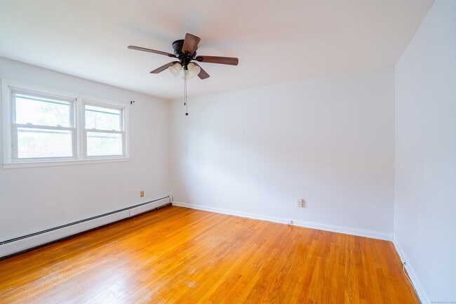 Building Photo - 326 Grovers Ave