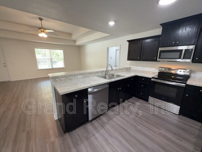 Building Photo - 5206 McCallister St