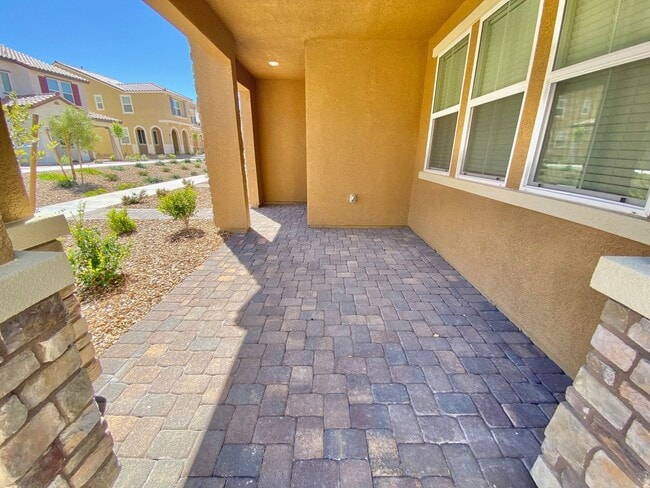Building Photo - STUNNING BRAND NEW 3 BEDROOMS 2.5 BATHROOMS TWO STORY TOWNHOUSE WITH 2 CAR GARAGE