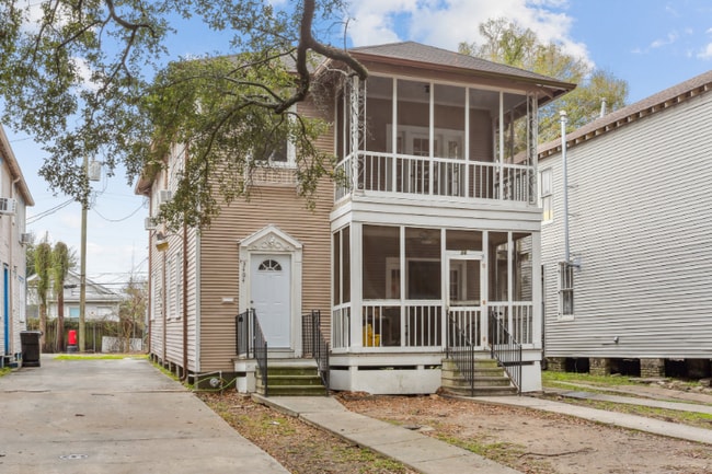 Primary Photo - 3400 Louisiana Ave Pkwy