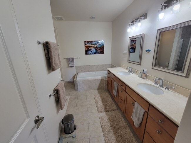 Building Photo - Luxury Furnished Condo at Ke Ali'i Ocean Villas | Kihei, Maui 3 Bed / 3 Bath | 1,800 sq ft | Avai...
