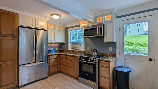 Building Photo - 52 Crestview Dr