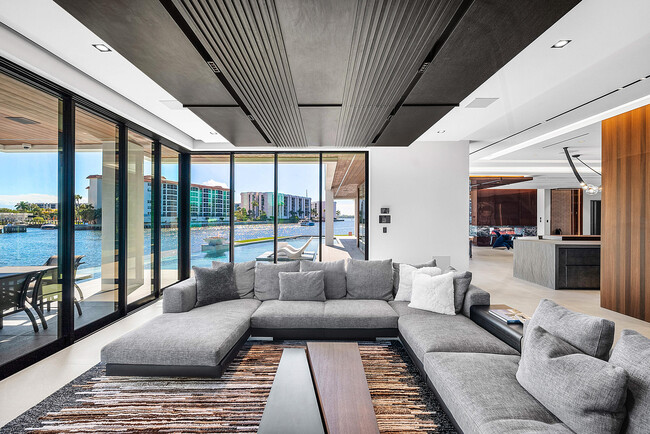 Building Photo - 2934 NE 8th Ave