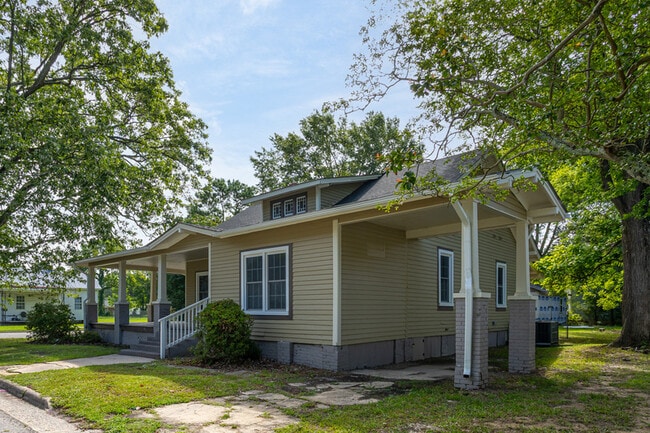 Building Photo - 112 N Sellers St