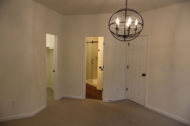 Building Photo - Beautiful Fort Collins 3 Bed, 2.5 Bath Tow...