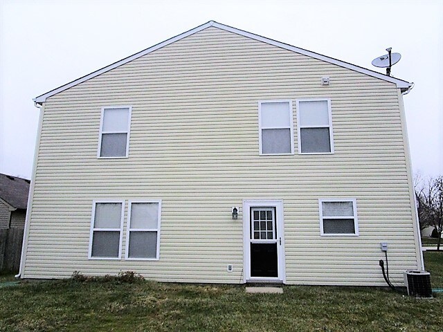 Building Photo - 8845 Limberlost Ct