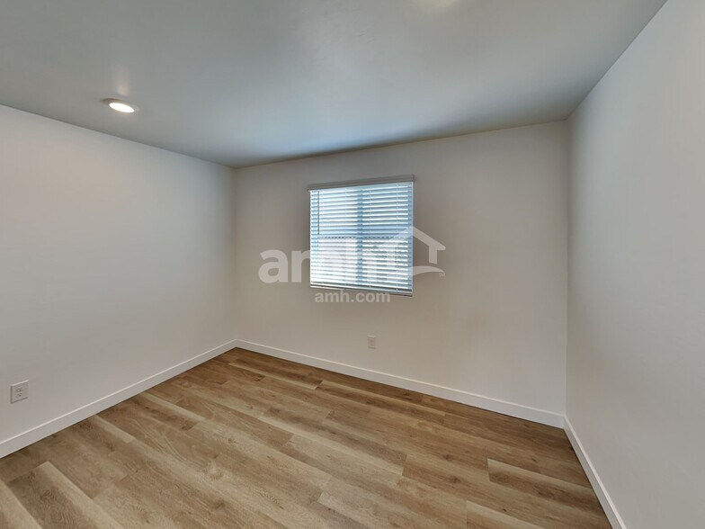 Building Photo - 12230 Thunder Creek Pky