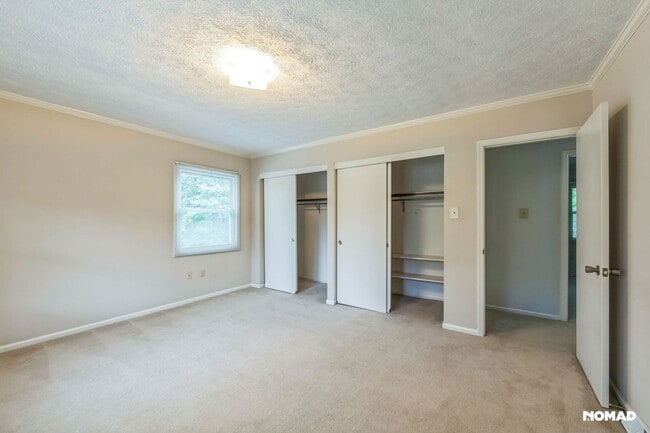 Building Photo - Spacious 4BR House in Asheville