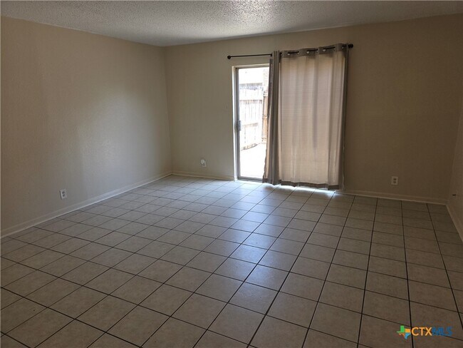 Building Photo - 900 Ticonderoga Dr