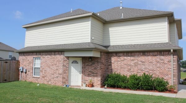 Building Photo - 824 Oakwood Ct