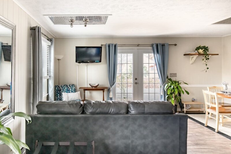 Building Photo - 535 Willow Rd