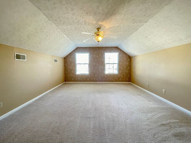 Building Photo - Near Local Shops and Restaurants