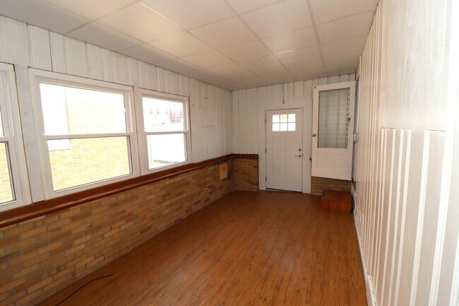 Building Photo - 120 S Court St