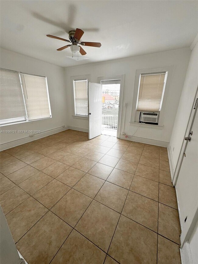 Building Photo - 711 NW 1st St