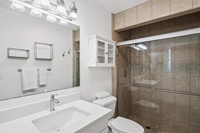 Building Photo - 2572 Jefferson Cir