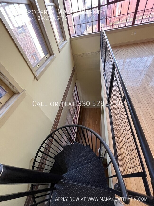 Building Photo - 2404 Prospect Ave E