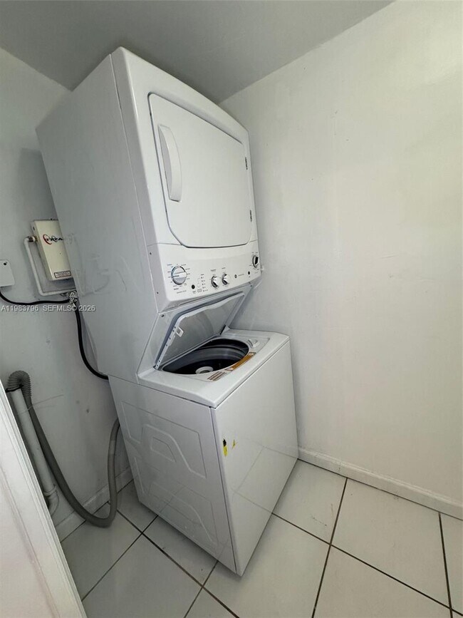 Building Photo - 65 Bentley Dr