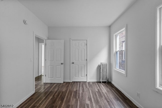 Building Photo - 268 Leslie St