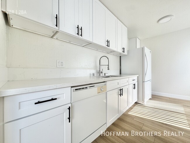 Building Photo - 1000 N Doheny Dr West Hollywood, CA 90069