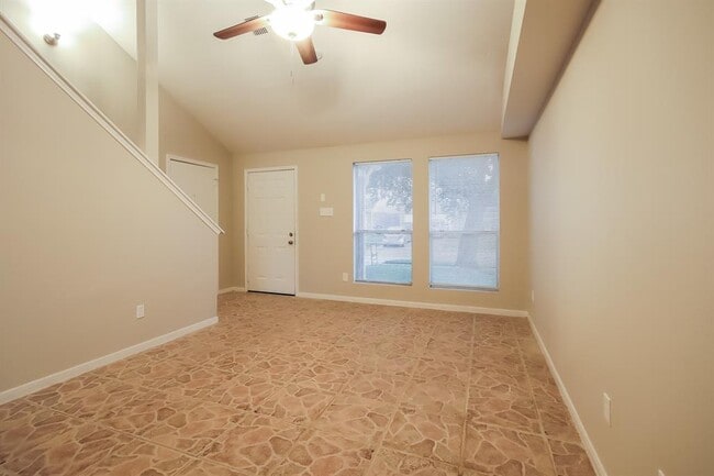 Building Photo - 2219 Hadden Hollow Dr