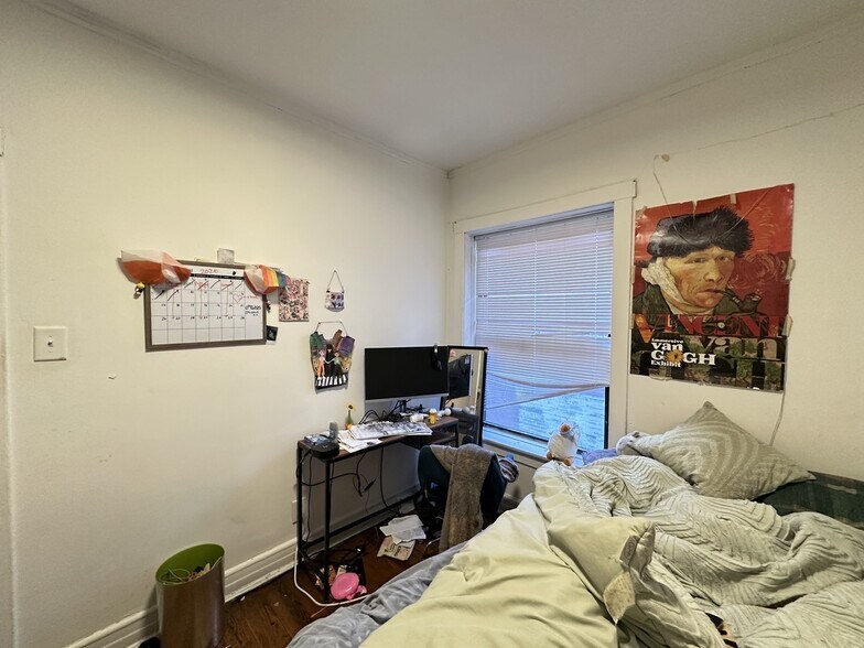 Building Photo - 3034 N Halsted St