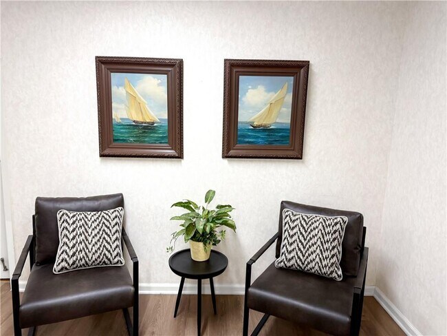 Building Photo - 475 Mount Vernon Hwy NE