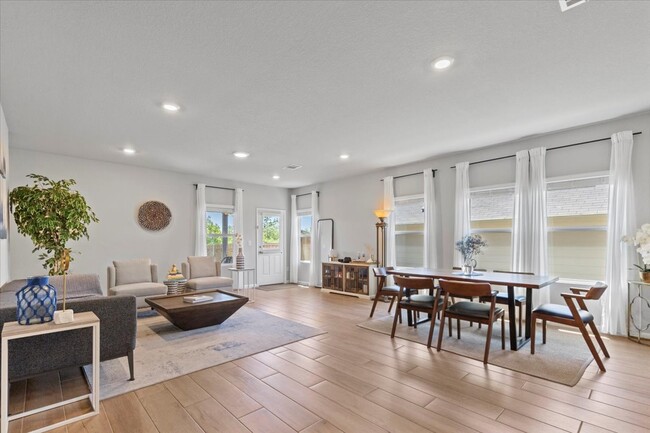 Building Photo - 5801 Brocade Dr