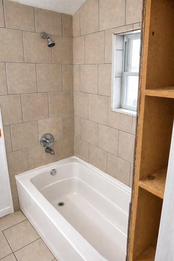 Building Photo - 7425 Harvard Ave