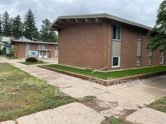 Building Photo - 1000 E Garfield St