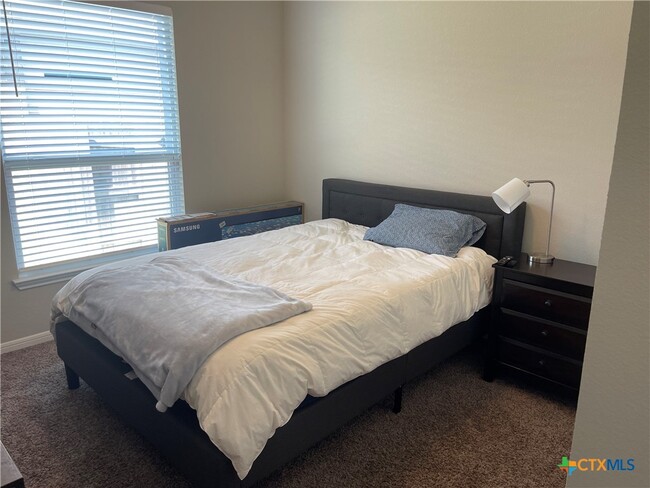 Building Photo - 7220 Rosado Dr