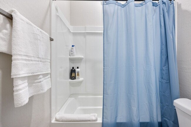 Building Photo - 6612 W Paradise Ln