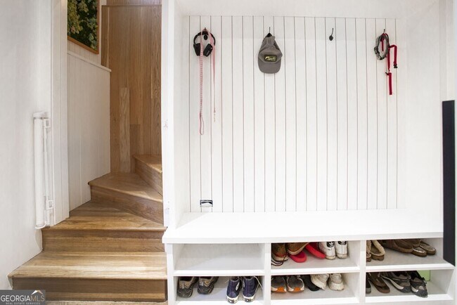 Building Photo - 8885 Bay Dr