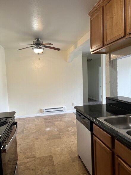 Building Photo - 23316 Marigold Ave