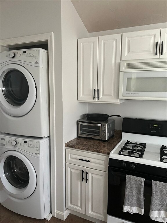 Building Photo - 102 Summer St