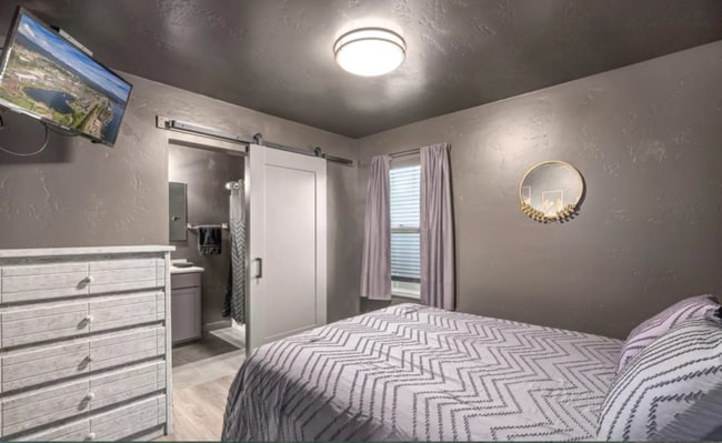Building Photo - 219 E Coeur D'Alene Lake Dr