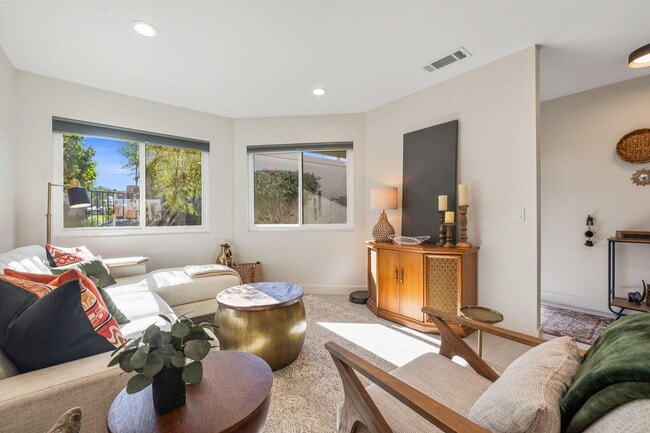 Building Photo - 76658 Daffodil Dr