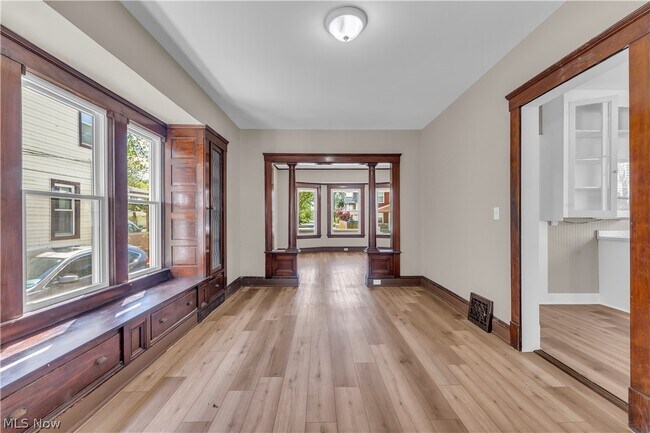 Building Photo - 3921 W 21st St