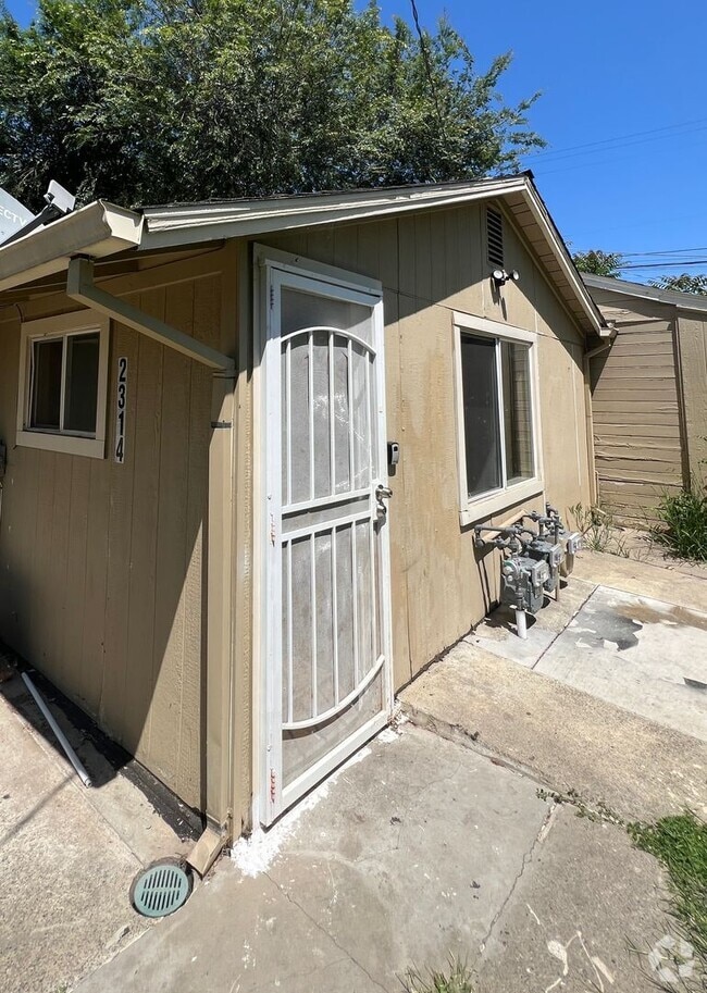 Building Photo - Charming 1-Bedroom Home with Modern Update...