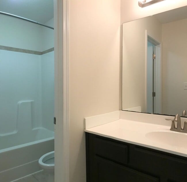 Building Photo - Regal Home on Regatta Way!