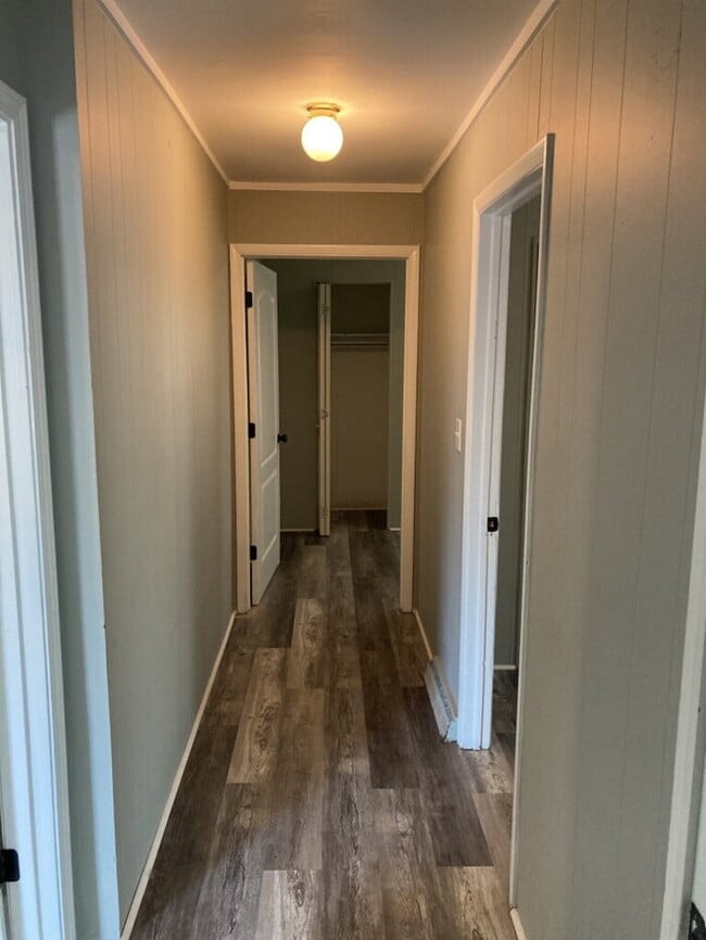 Building Photo - 125 Mallard St