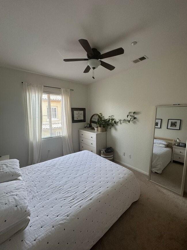 Building Photo - Stunning 3-Bedroom, 2.5-Bath Townhome in the Heart of Torrey Highlands – A Must-See!